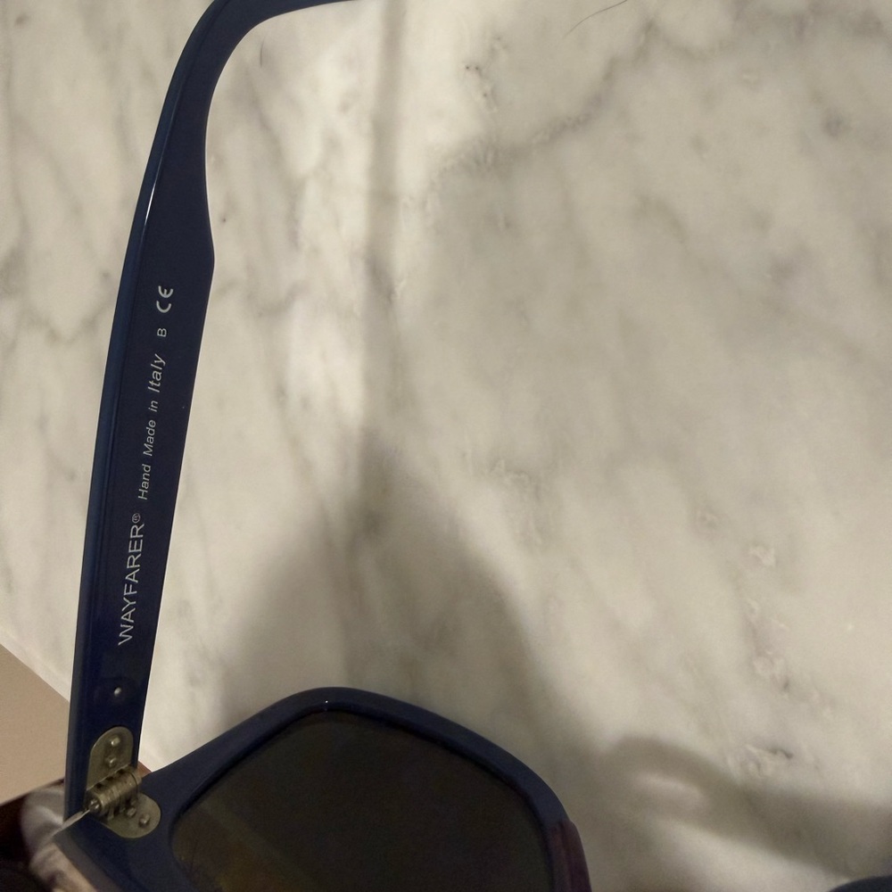 Ray-Ban Navy Wayfarer Sunglasses - Picture 6 of 7